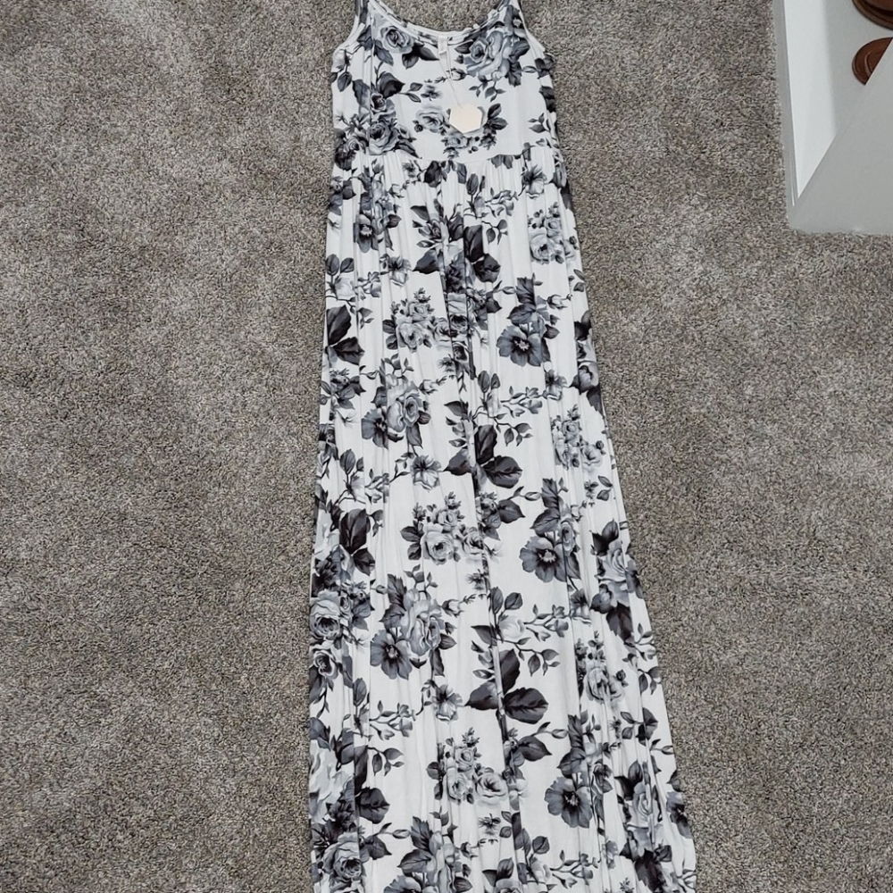 Spaghetti strap maternity maxi dress